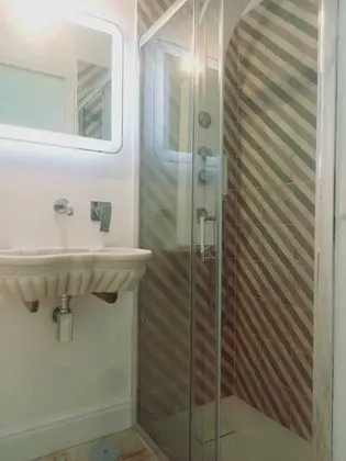 Comfort Tek Büyük veya İki Ayrı Yataklı Oda