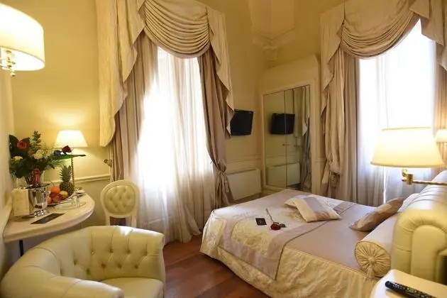 Superior Büyük Yataklı Tek Kişilik Oda, Şehir Manzaralı