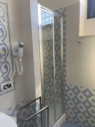 Exclusive Tek Büyük Yataklı Oda