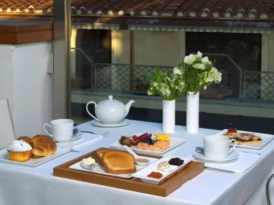 Superior Tek Büyük Yataklı Oda, Executive Katı