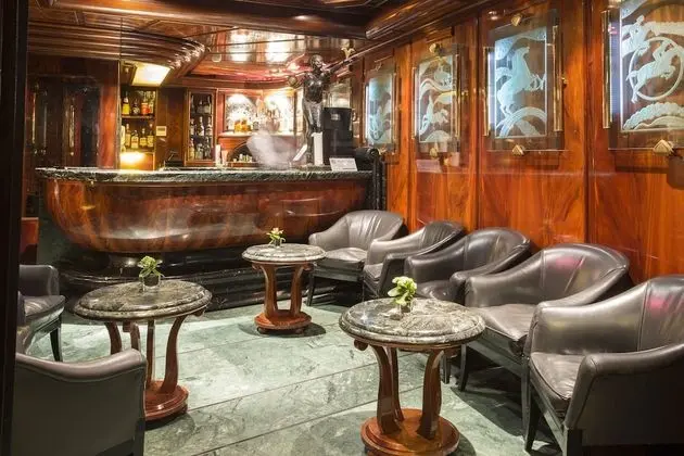 Superior Tek Büyük Yataklı Oda, Executive Katı