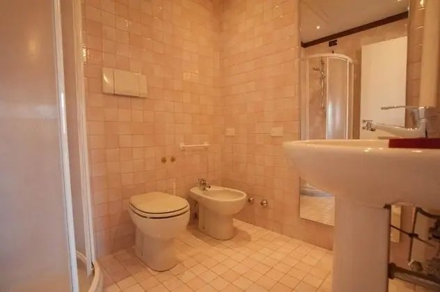 Tek Büyük Yataklı Oda (1)