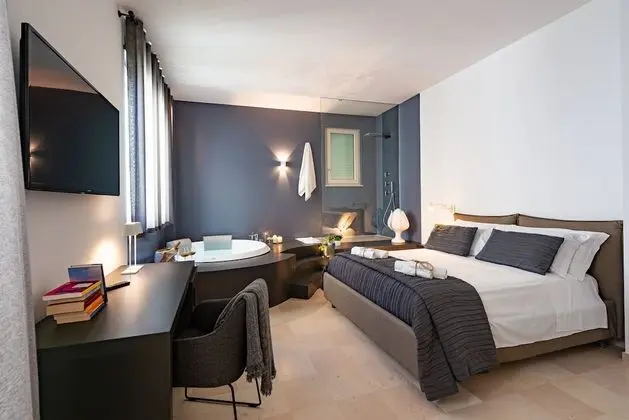 Romantic Tek Büyük Yataklı Oda