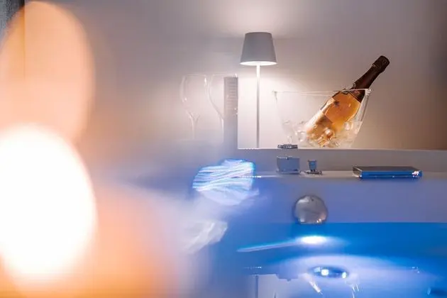 Romantic Tek Büyük Yataklı Oda