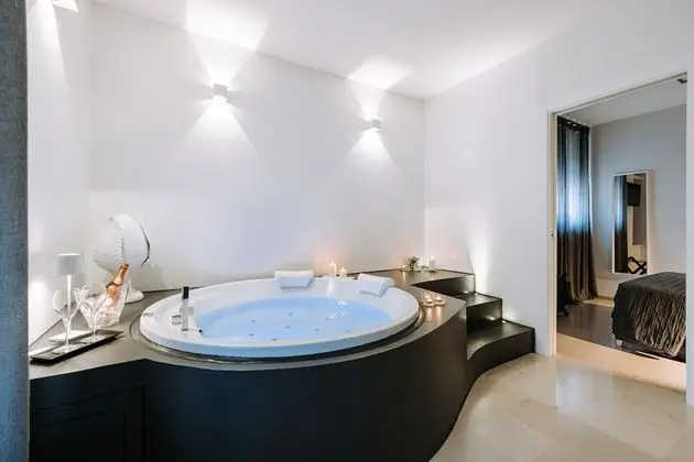 Romantic Tek Büyük Yataklı Oda