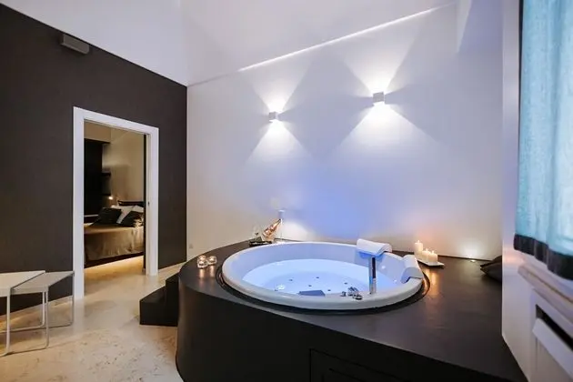 Romantic Tek Büyük Yataklı Oda