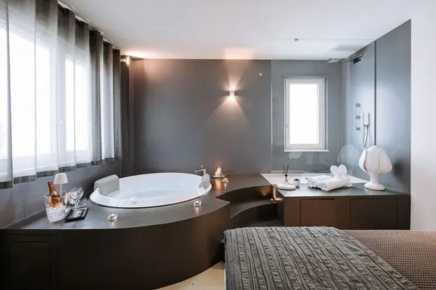 Romantic Tek Büyük Yataklı Oda