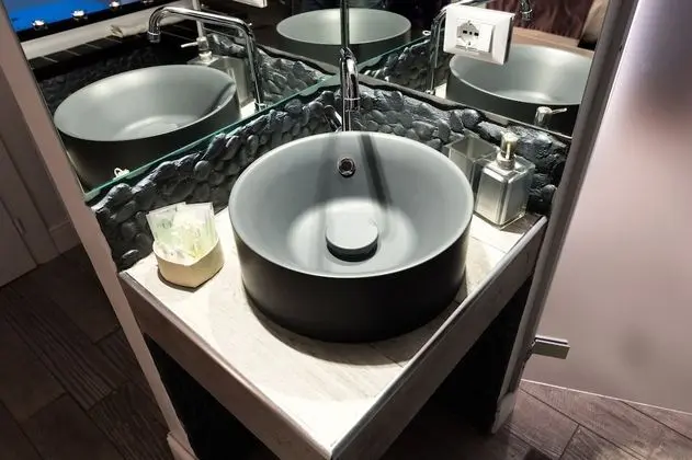Tek Büyük Yataklı Oda, Jakuzi, Şehir Manzaralı (Black)