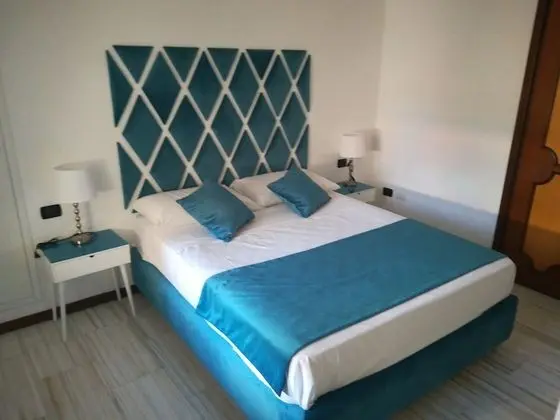 Classic Tek Büyük Yataklı Oda