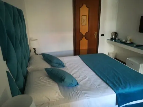 Classic Tek Büyük Yataklı Oda