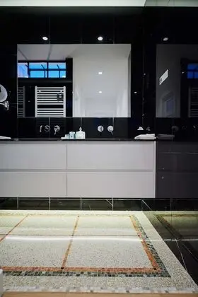 Superior Tek Büyük Yataklı Oda (Lia)