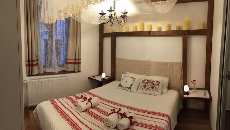 Traditional Apart Daire, Zemin Kat