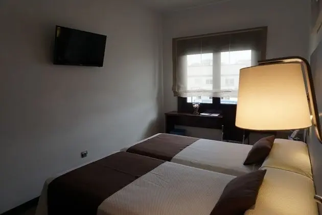 Tek Büyük Yataklı Oda, 2 Tek Kişilik Yatak