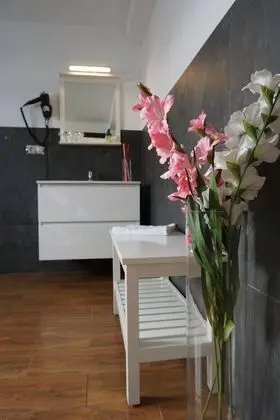 Tek Büyük Yataklı Oda, 2 Tek Kişilik Yatak