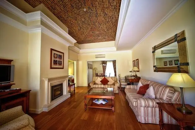 2 bedrooms apartment for three