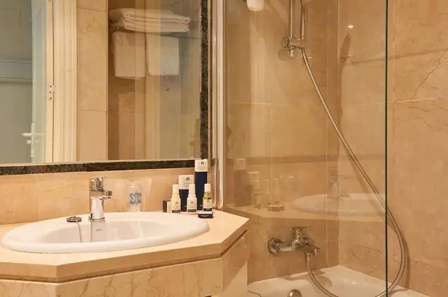 Tek Büyük Yataklı Oda