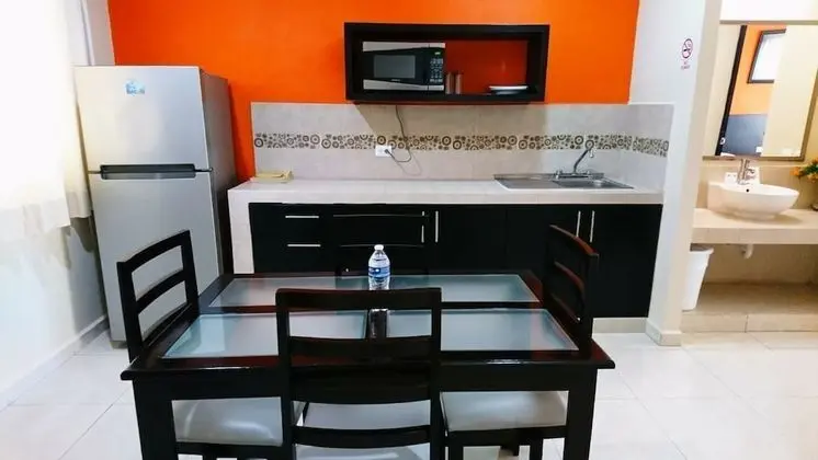 Standard Süit, Küçük Mutfak, Havuz Manzaralı
