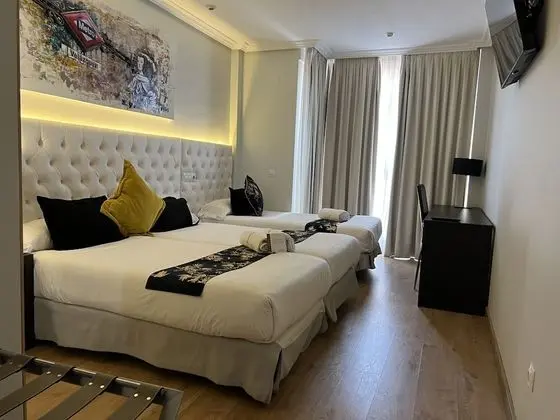 Üç Kişilik Oda