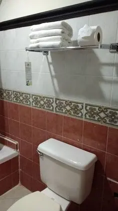 Tek Büyük Yataklı Oda, 2 Çift Kişilik Yatak