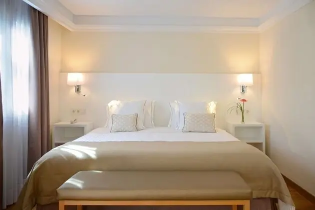 Junior Suite Pool View (2 adults and 2 child)