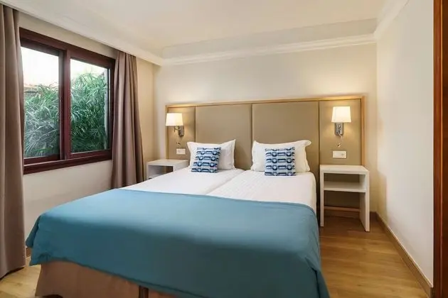 Suite (1 Adult + 2 Children)