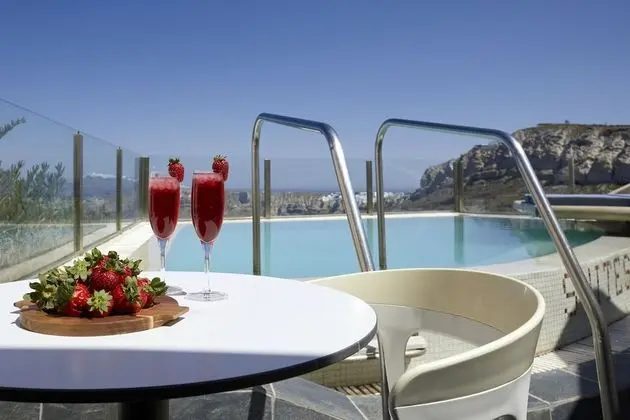 Cave Suite outdoor private pool, Caldera View