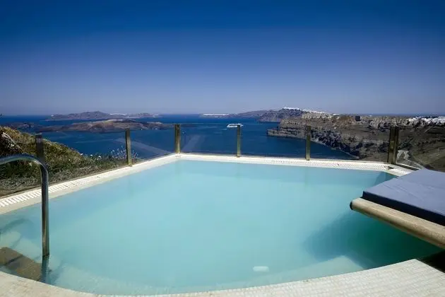 Cave Suite outdoor private pool, Caldera View