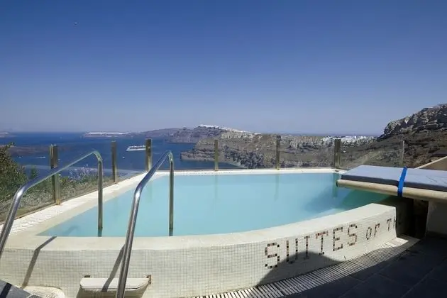 Cave Suite outdoor private pool, Caldera View