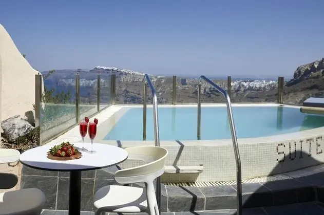 Cave Suite outdoor private pool, Caldera View