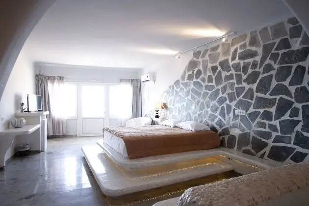 Elegant Suite Caldera View