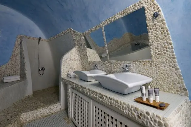 Gods Divine Suite indoor pool with hot tub and Caldera View
