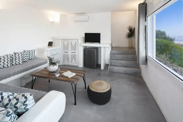 Grand Maisonette Caldera View