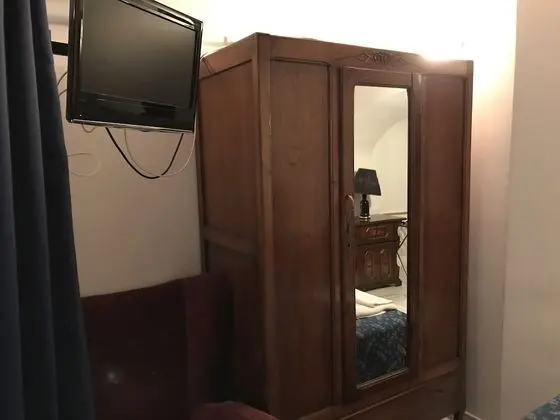 Üç Kişilik Oda