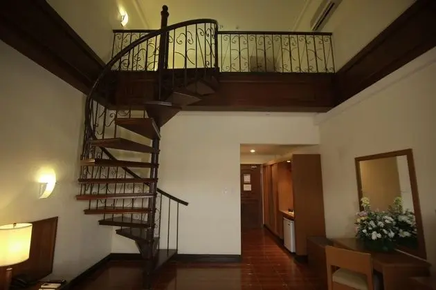 Club Çatı Katı (Loft)