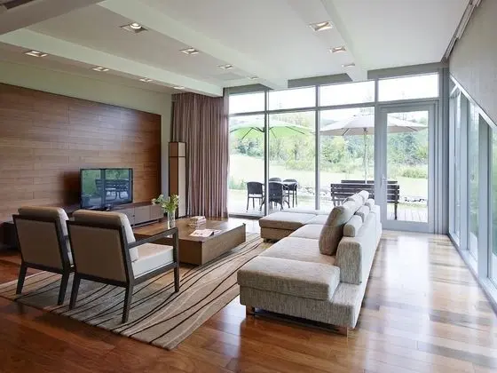 Villa (Maple)