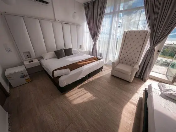 Deluxe Tek Büyük Yataklı Oda