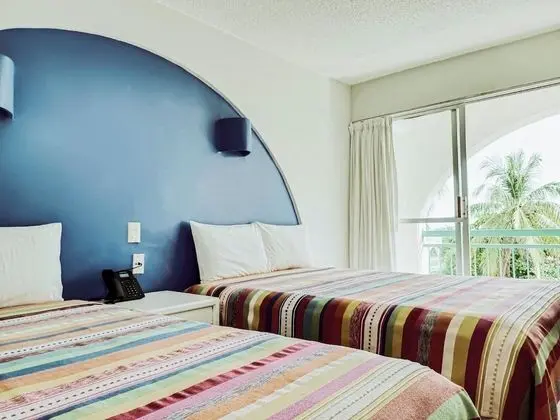Standard Oda, Balkon, Havuz Manzaralı