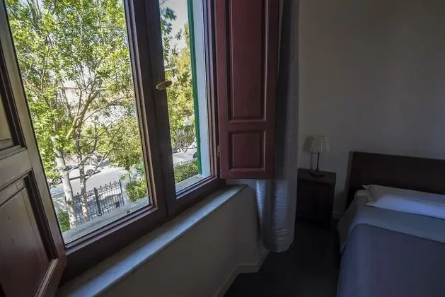 Comfort Room, 2 single beds, double bed NOT available.