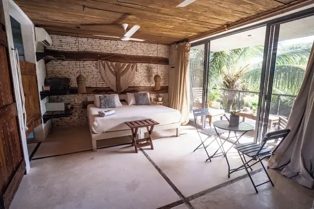 Nº 4 JUNGLE BEACH STUDIO A/C, WI FI, KITCHENETTE, TERRACE