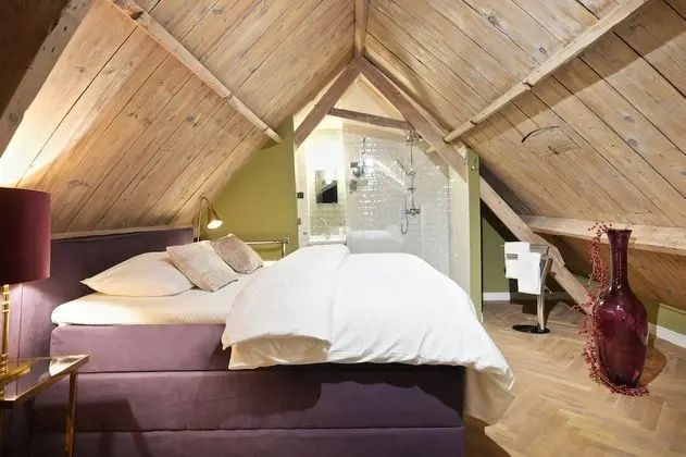 Comfort Tek Büyük Yataklı Oda (Romantic Attic, steep stairs)