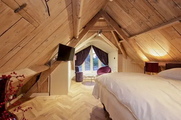 Comfort Tek Büyük Yataklı Oda (Romantic Attic, steep stairs)