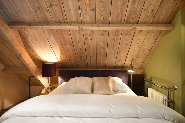 Comfort Tek Büyük Yataklı Oda (Romantic Attic, steep stairs)
