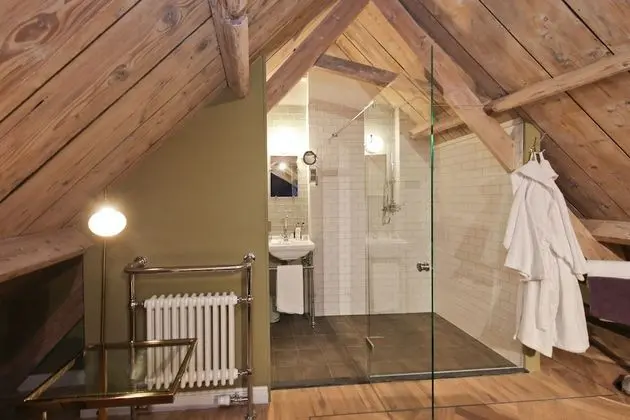 Comfort Tek Büyük Yataklı Oda (Romantic Attic, steep stairs)