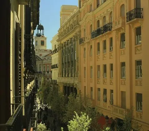 Romantic Stüdyo (Free Bottle of Sparkling Wine)