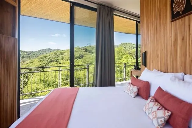 Tropical Forest View Suite