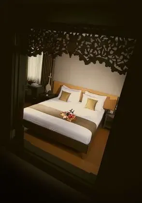 Honeymoon Room