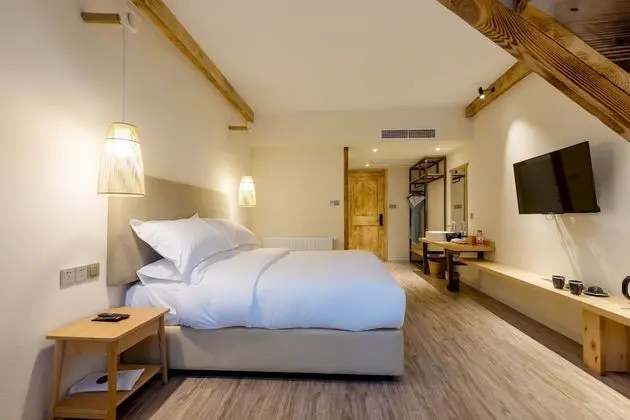 Çatı Katı (Loft), Sıcak Su Havuzu