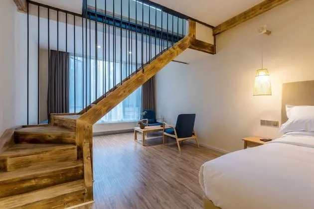 Çatı Katı (Loft), Sıcak Su Havuzu
