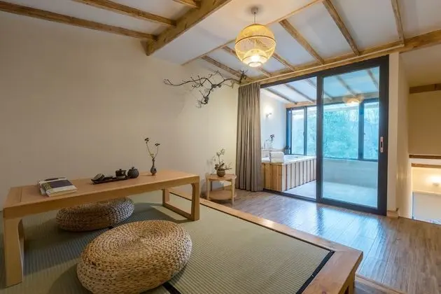 Çatı Katı (Loft), Sıcak Su Havuzu
