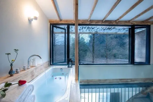 Çatı Katı (Loft), Sıcak Su Havuzu